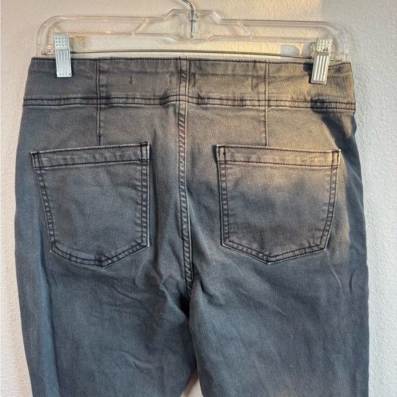 PILCRO / LETTERPRESS {Anthropologie} High-Rise Darted Denim - Picture 12 of 15
